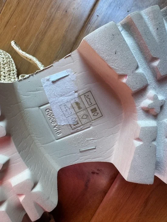 NWT Dolce Vita Lasly Platform
Sandal Sz 9 (no original box) - Picture 14 of 14